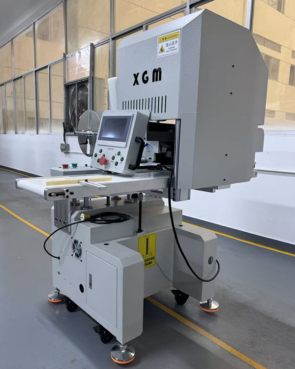 自动贴辅料机（皮带款）